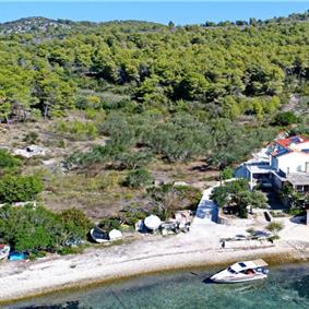 6 Bedroom Beachfront Villa with Heated Pool near Vela Luka on Korcula Island, Sleep 12